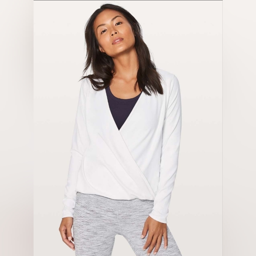 Lululemon Full Freedom Long SleeveWhite No Size Tags 8/10 M/L ??